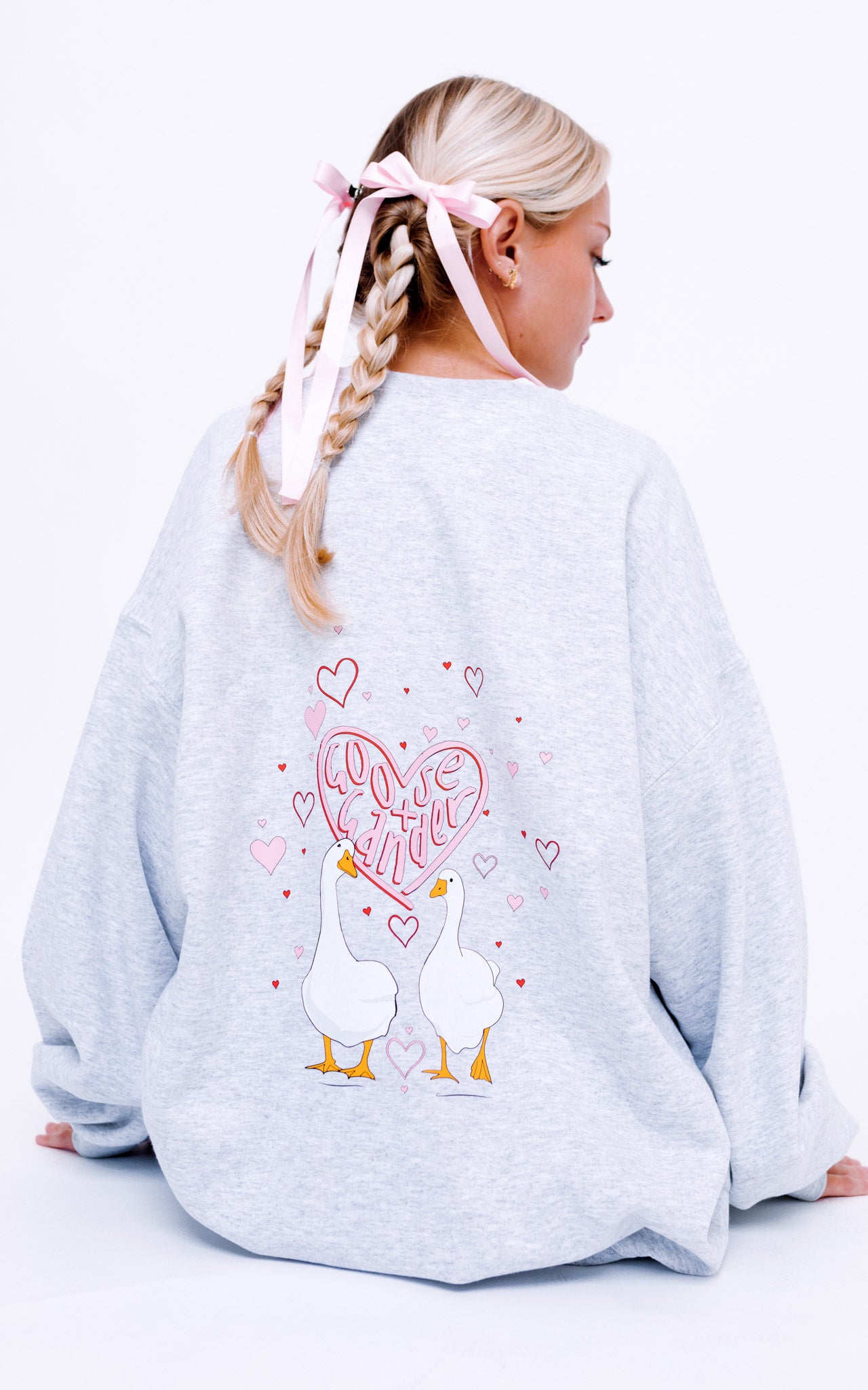 Unisex Heart Club Goose Sweatshirt - Ash Grey