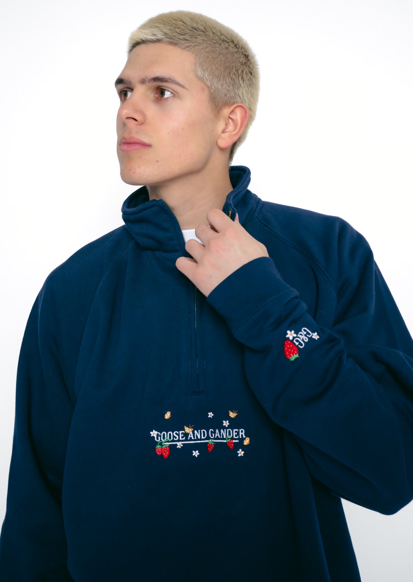 gg_male_model | Dil is 6'0" and wears an XXL