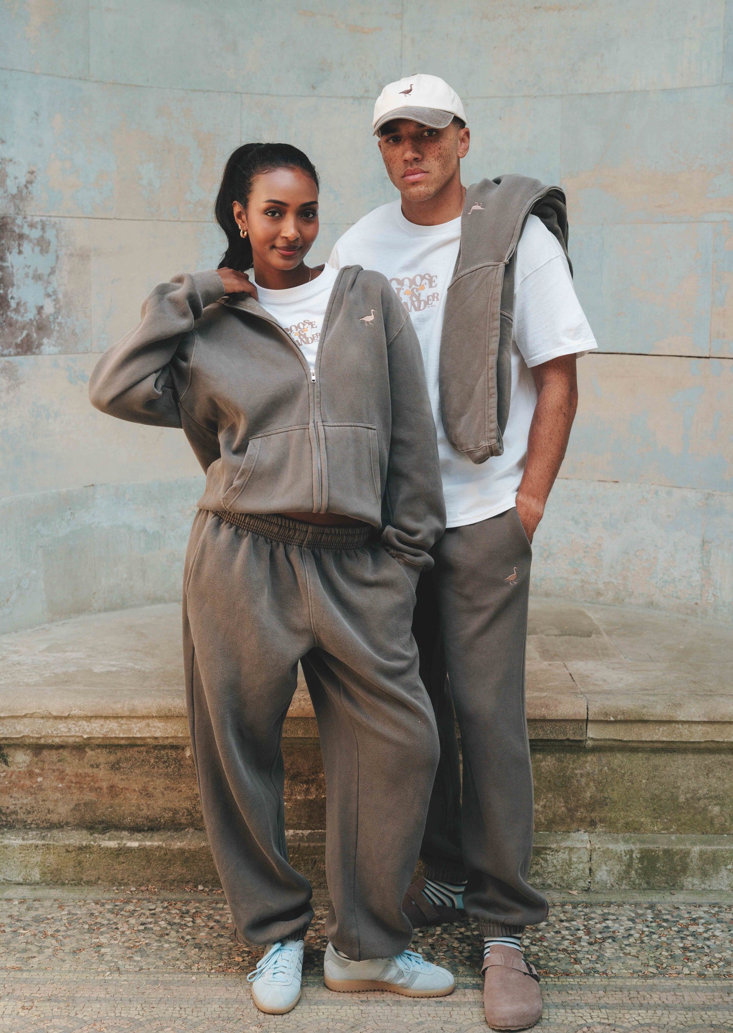 Goose Cuffed Joggers - Washed Brown