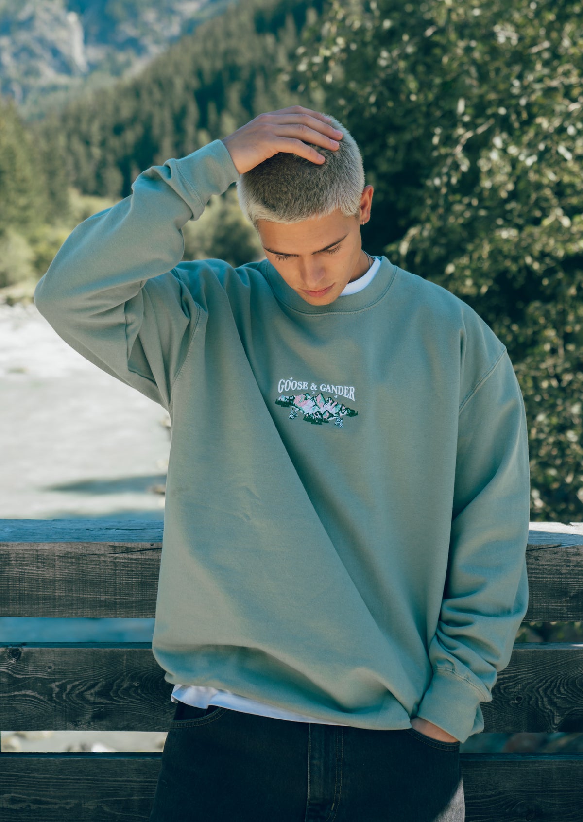 Mountain Embroidered Sweat - Dusky Green